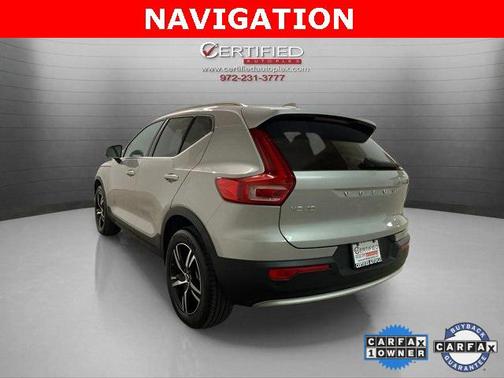 2025 Volvo XC40 B5 Core Bright Theme