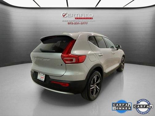 2025 Volvo XC40 B5 Core Bright Theme