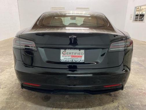 2022 Tesla Model S Base