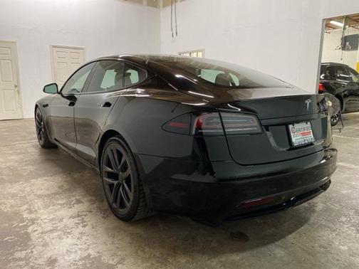 2022 Tesla Model S Base