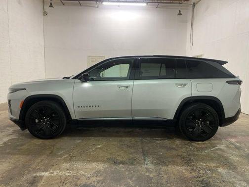 Silver Zynith Clearcoat 2024 Jeep Wagoneer S Launch Edition