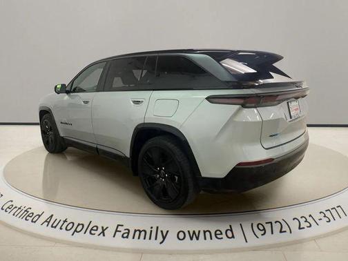 Silver Zynith Clearcoat 2024 Jeep Wagoneer S Launch Edition