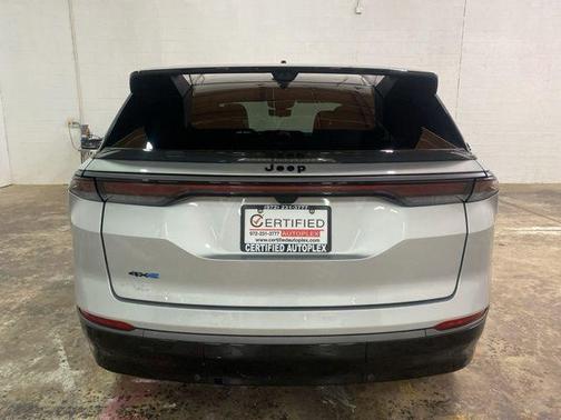 Silver Zynith Clearcoat 2024 Jeep Wagoneer S Launch Edition