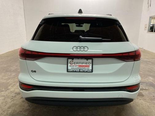 2025 Audi Q6 e-tron Premium Plus quattro