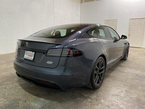 2022 Tesla Model S Plaid