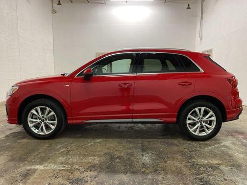 Tango Red 2023 Audi Q3 Premium 45 TFSI S line quattro Tiptronic