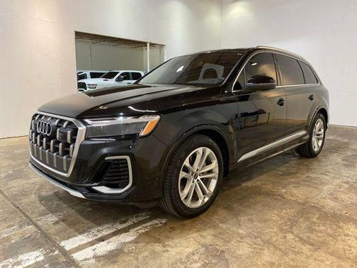 Black Metallic 2026 Audi Q7 55 Premium Plus