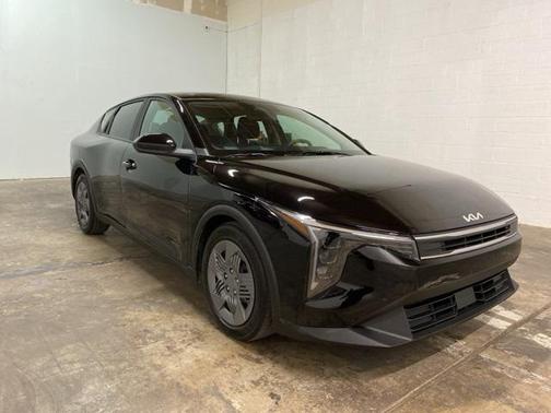 2025 Kia K4 LX