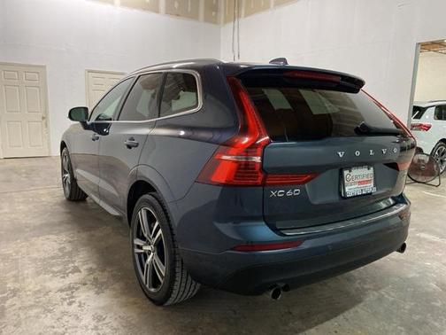 2021 Volvo XC60 T5 Momentum