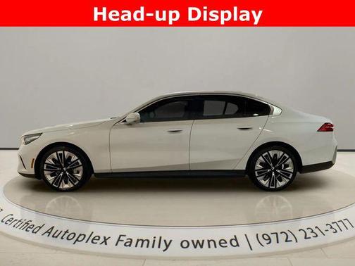 Mineral White Metallic 2025 BMW 530 530i