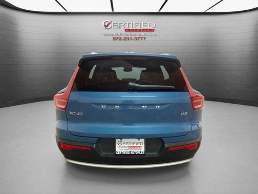 2025 Volvo XC40 B5 Core Bright Theme