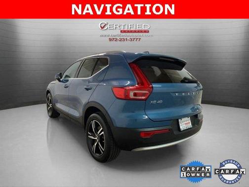 2025 Volvo XC40 B5 Core Bright Theme