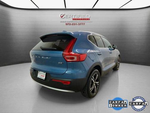 2025 Volvo XC40 B5 Core Bright Theme
