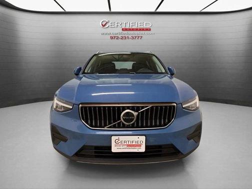 2025 Volvo XC40 B5 Core Bright Theme