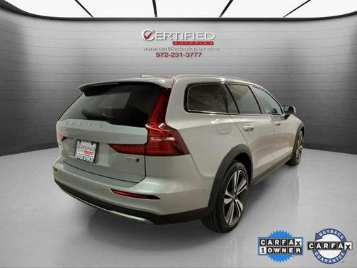 2025 Volvo V60 Cross Country Plus, B5 AWD Gas (mild hybrid)