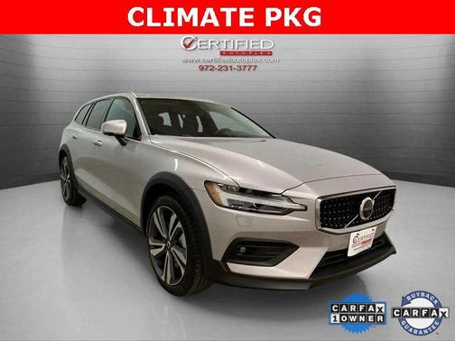 2025 Volvo V60 Cross Country Plus, B5 AWD Gas (mild hybrid)