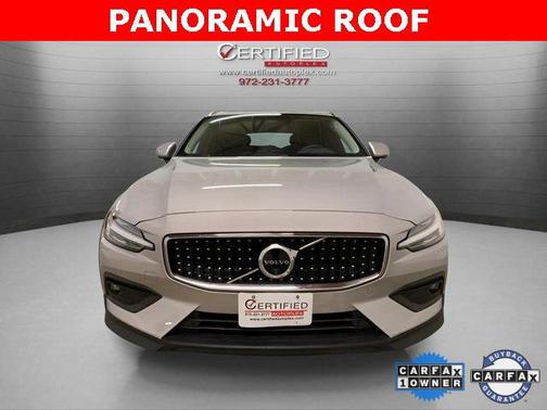 2025 Volvo V60 Cross Country Plus, B5 AWD Gas (mild hybrid)