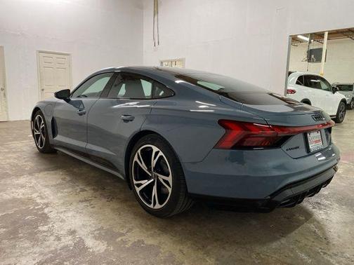 Kemora Gray Metallic 2024 Audi e-tron GT Premium Plus quattro