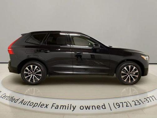 Onyx Black Metallic 2025 Volvo XC60 B5 Core
