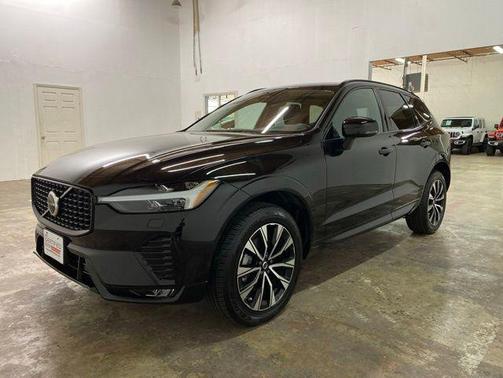 Onyx Black Metallic 2025 Volvo XC60 B5 Core