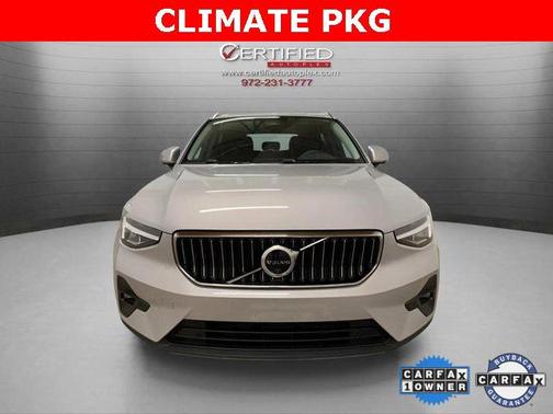 2025 Volvo XC40 B5 Plus Bright Theme