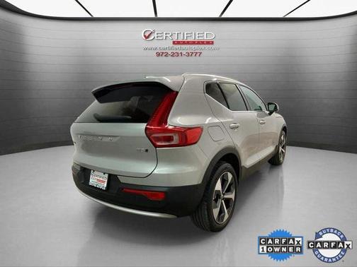 2025 Volvo XC40 B5 Plus Bright Theme