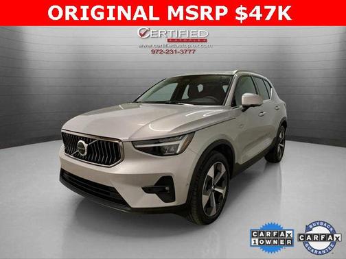 2025 Volvo XC40 B5 Plus Bright Theme