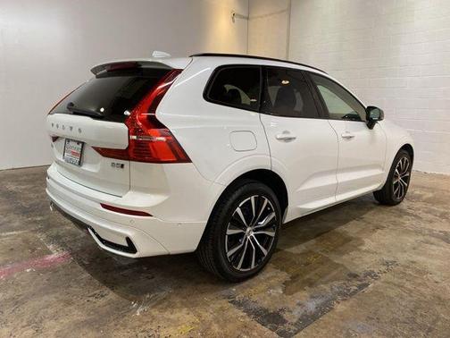 Crystal White 2025 Volvo XC60 B5 Plus