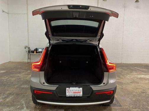 Silver 2025 Volvo XC40 B5 Core Bright Theme
