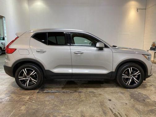 Silver 2025 Volvo XC40 B5 Core Bright Theme