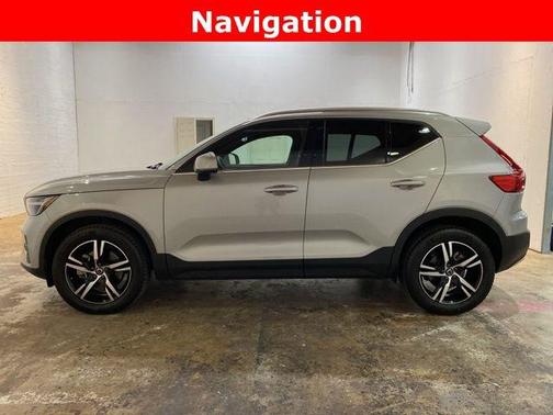 Silver 2025 Volvo XC40 B5 Core Bright Theme