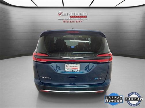 2024 Chrysler Pacifica Hybrid Select