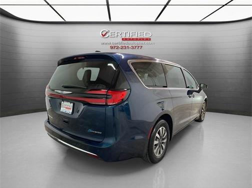 2024 Chrysler Pacifica Hybrid Select