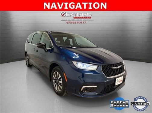 2024 Chrysler Pacifica Hybrid Select