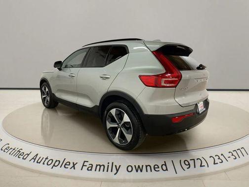 Silver 2025 Volvo XC40 B5 Plus Dark Theme