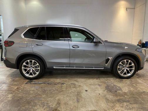 Gray Metallic 2026 BMW X5 sDrive40i