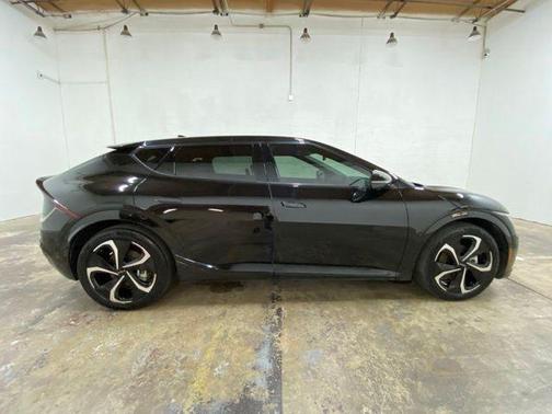 Aurora Black Pearl 2024 Kia EV6 GT-Line