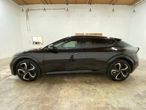 Aurora Black Pearl 2024 Kia EV6 GT-Line
