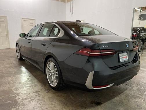 2025 BMW 530 xDrive