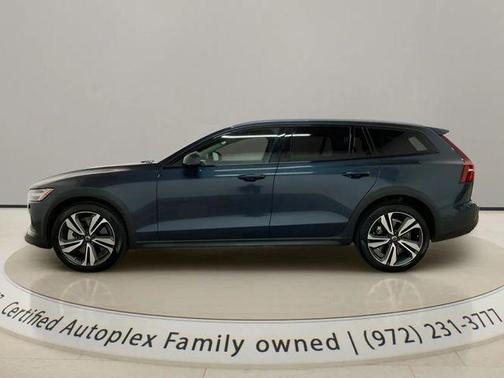 Denim Blue Metallic 2025 Volvo V60 Cross Country Plus, B5 AWD Gas (mild hybrid)
