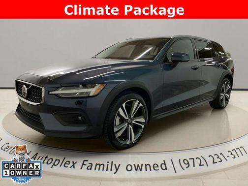Denim Blue Metallic 2025 Volvo V60 Cross Country Plus, B5 AWD Gas (mild hybrid)