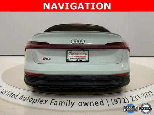 Glacier White Metallic 2024 Audi Q8 e-tron Premium