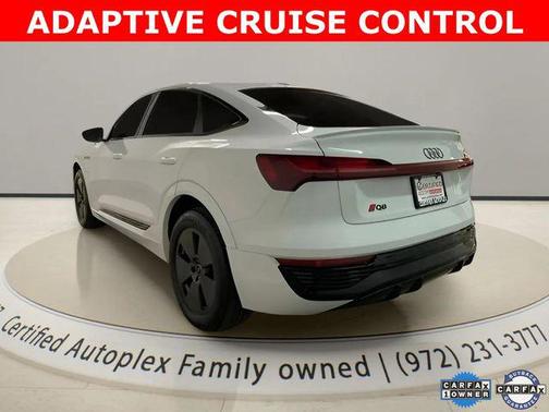Glacier White Metallic 2024 Audi Q8 e-tron Premium