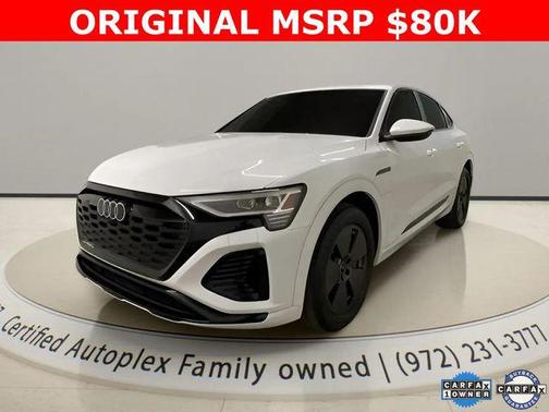 Glacier White Metallic 2024 Audi Q8 e-tron Premium