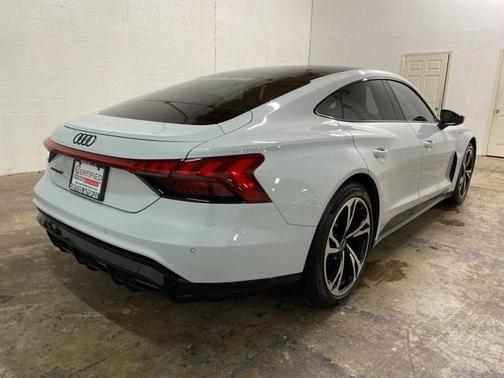 2023 Audi e-tron GT Premium Plus quattro