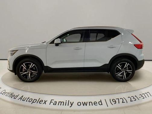 Cloud 2025 Volvo XC40 B5 Core Bright Theme