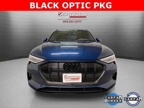 2022 Audi e-tron Premium Plus