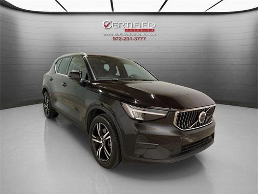 2025 Volvo XC40 B5 Core Bright Theme
