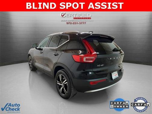2025 Volvo XC40 B5 Core Bright Theme
