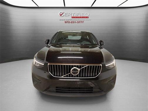 2025 Volvo XC40 B5 Core Bright Theme